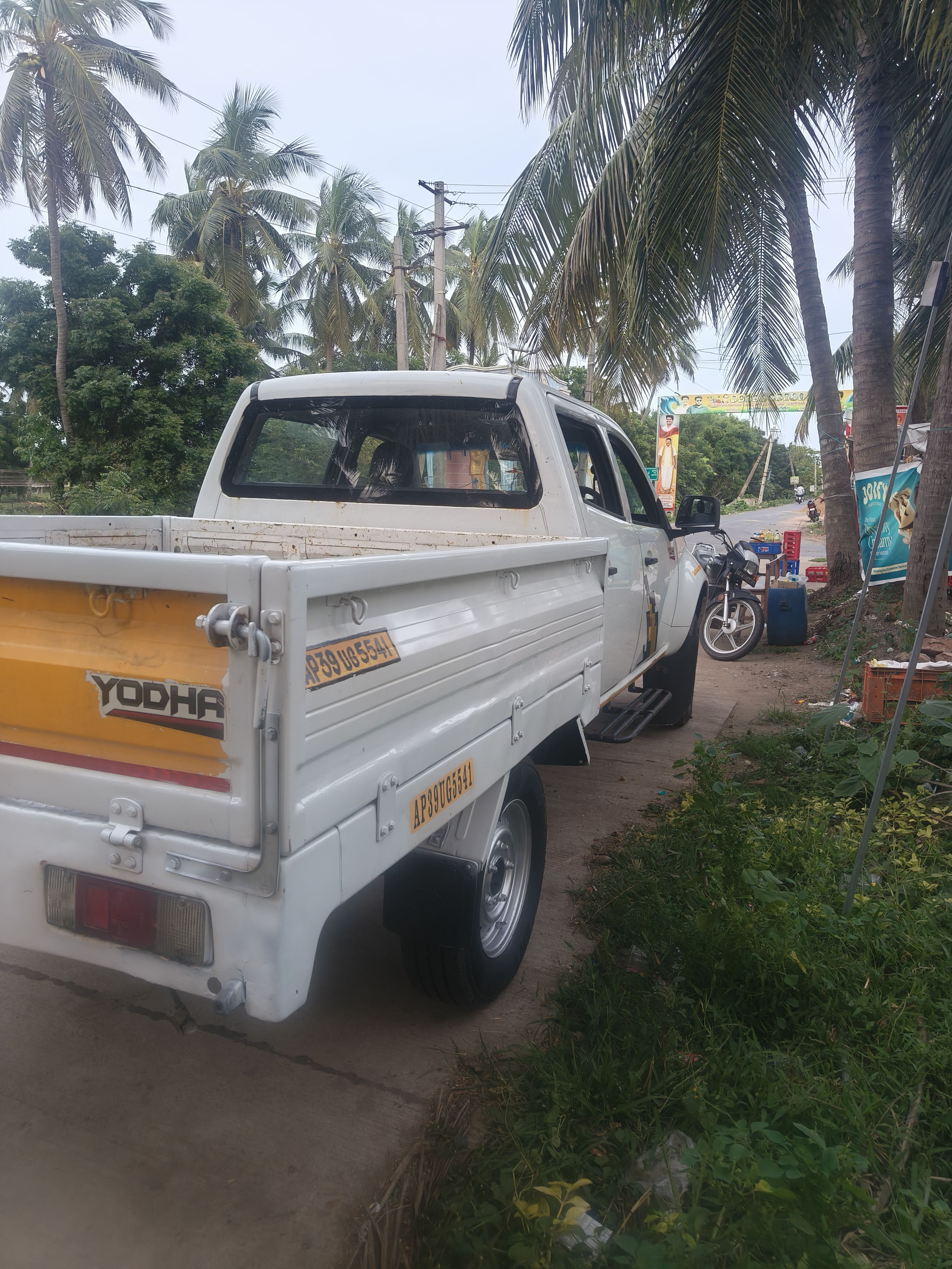 Tata yodha 4*2 crew cab diesel well maintained