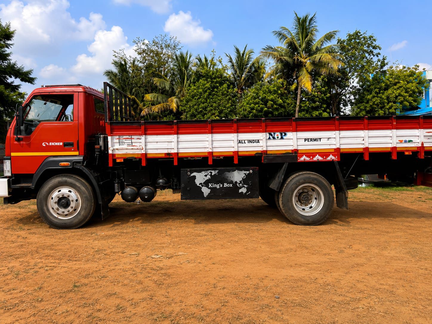 EICHER LORRY FOR SALE