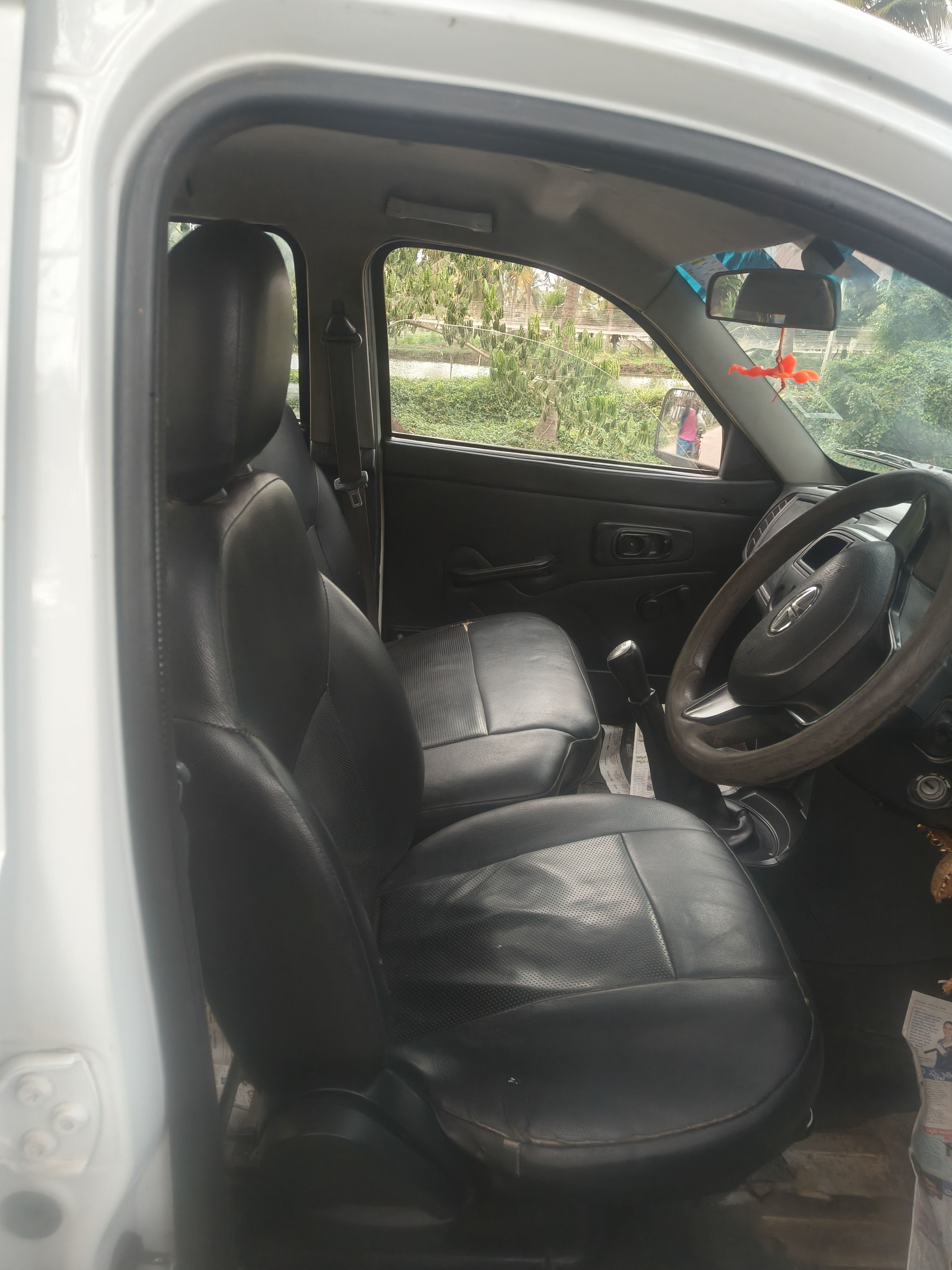 Tata yodha 4*2 crew cab diesel well maintained