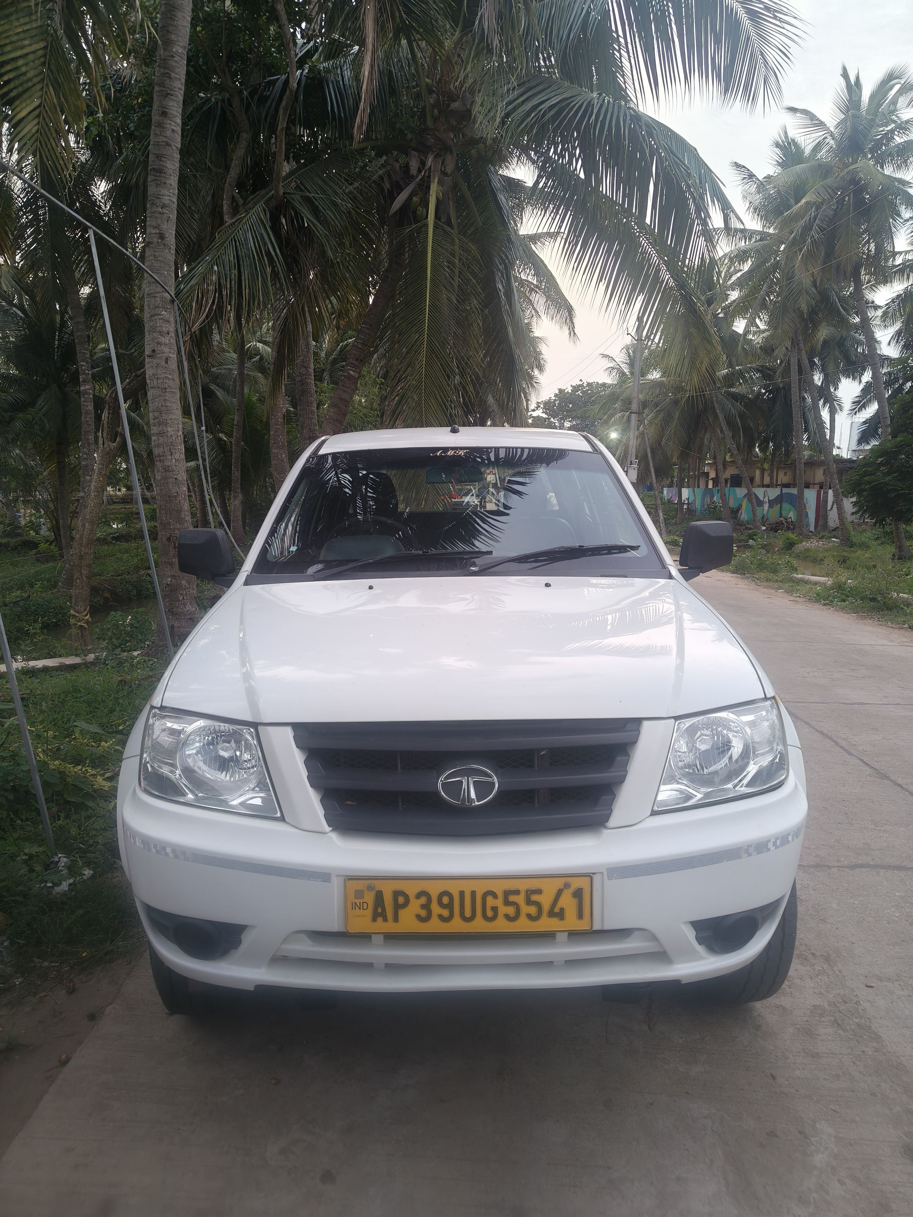 Tata yodha 4*2 crew cab diesel well maintained