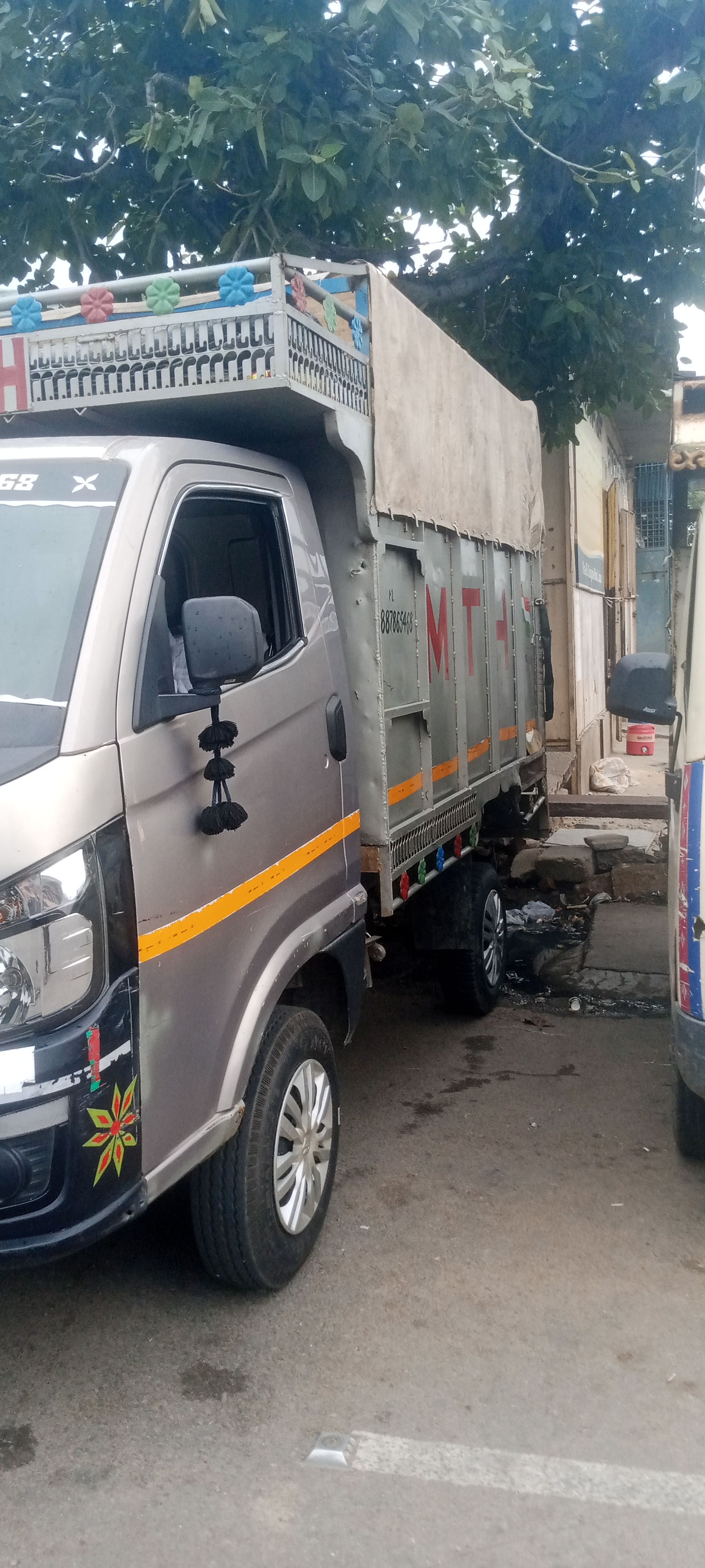 “Tata Intra V10 pickup truck, in good condition.”
