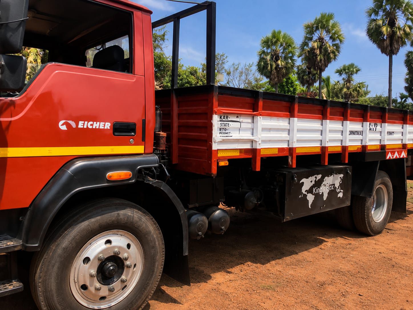 EICHER LORRY FOR SALE