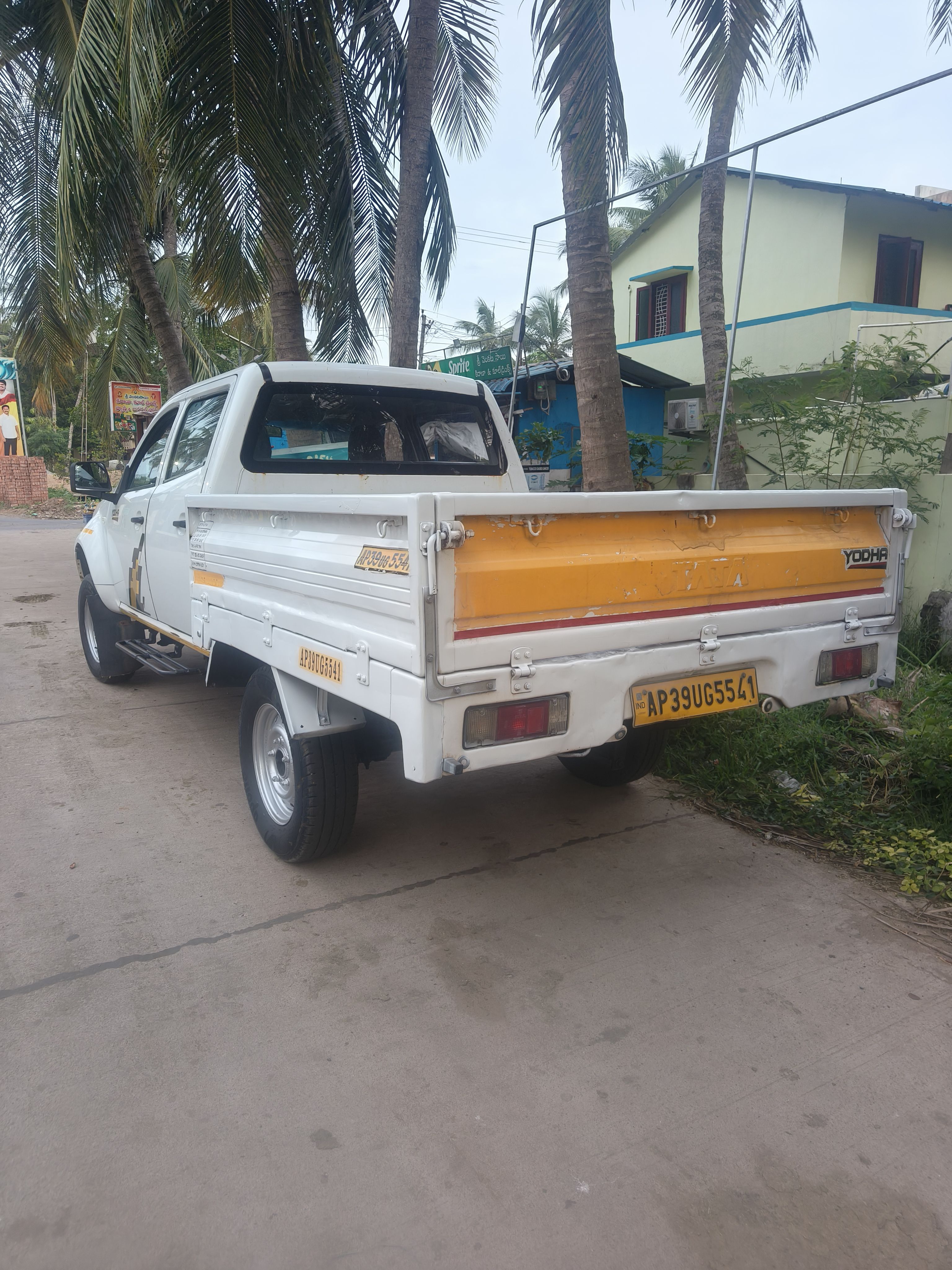 Tata yodha 4*2 crew cab diesel well maintained