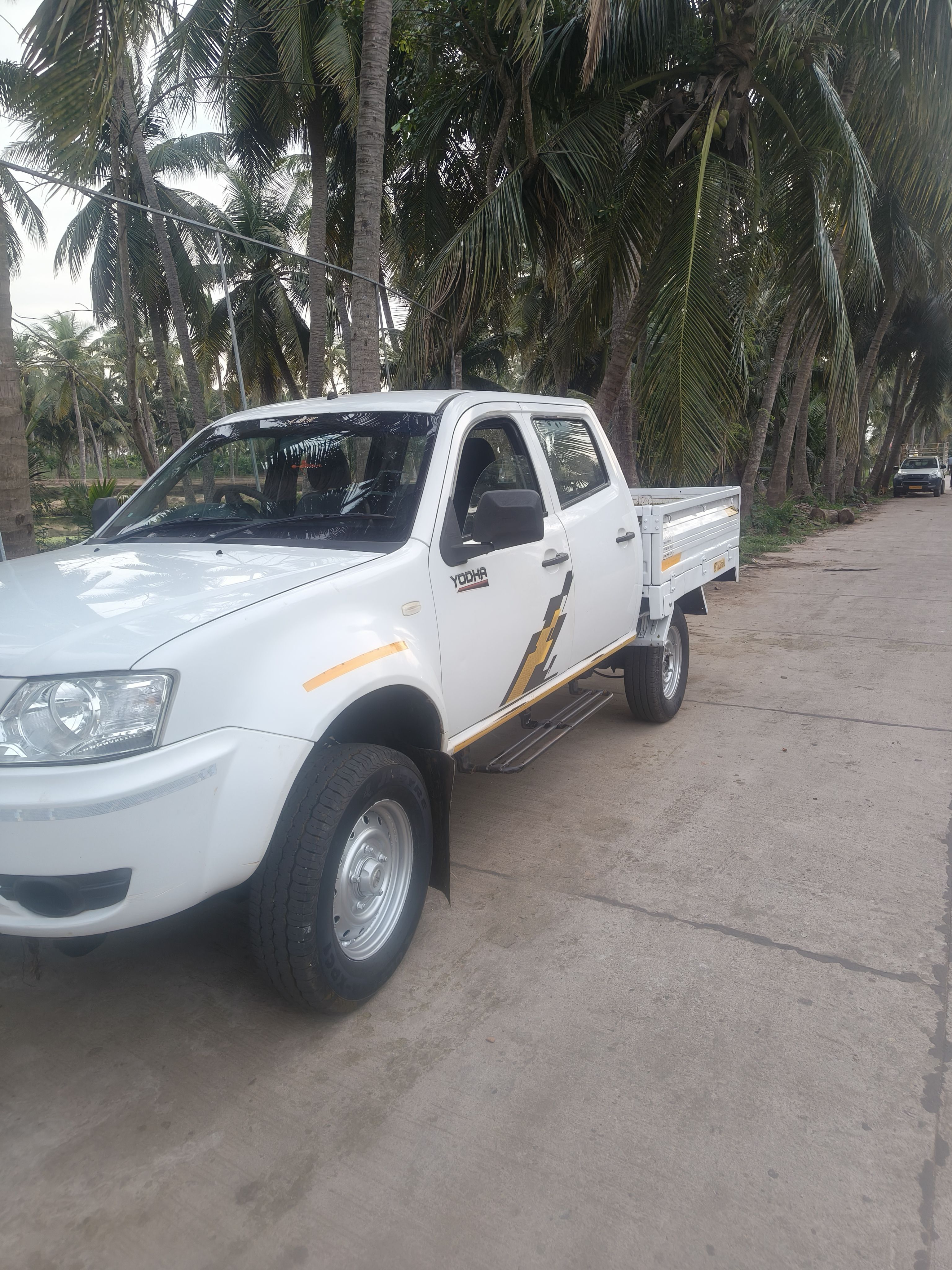 Tata yodha 4*2 crew cab diesel well maintained