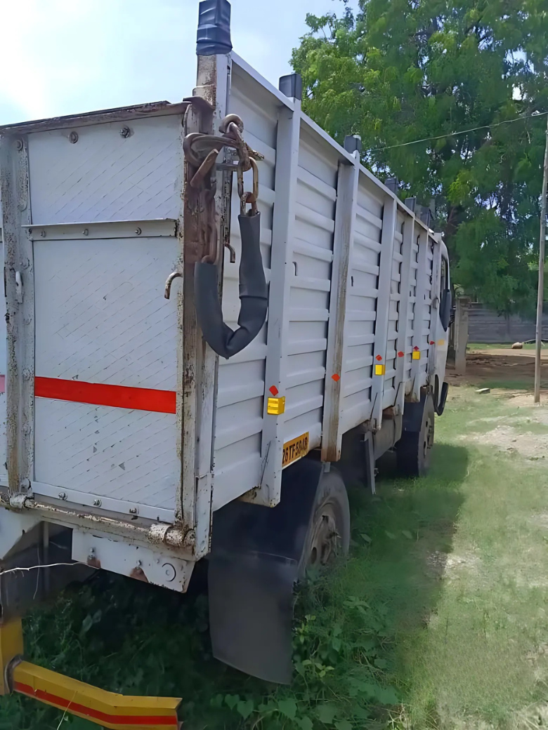 Ashok Leyland PARTNER 4 TYRE