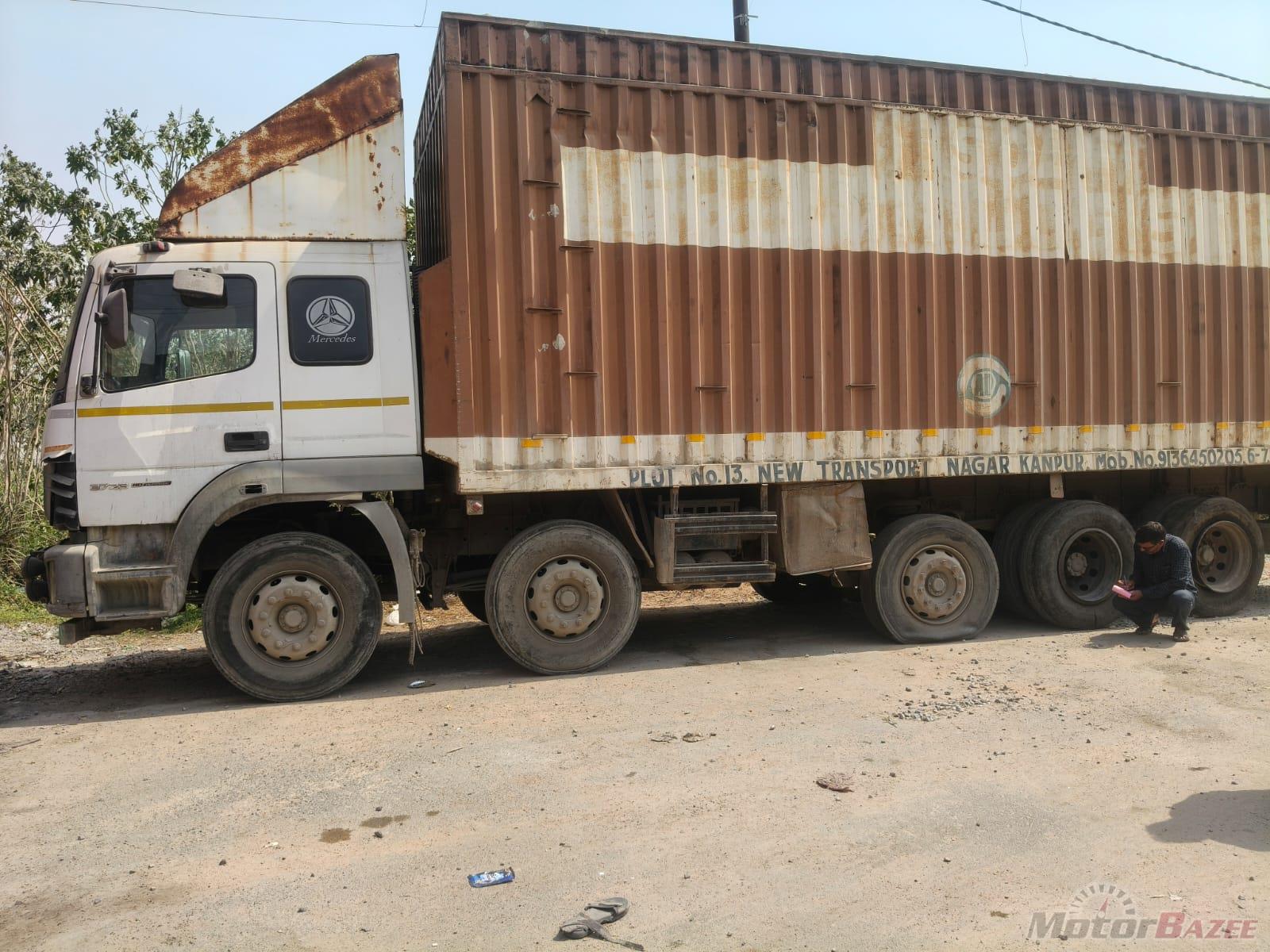 Well maintained BharatBenz 3723 container truck. All documents valid (Insurance, Fitness, Permit). Running vehicle, ready for immediate use.