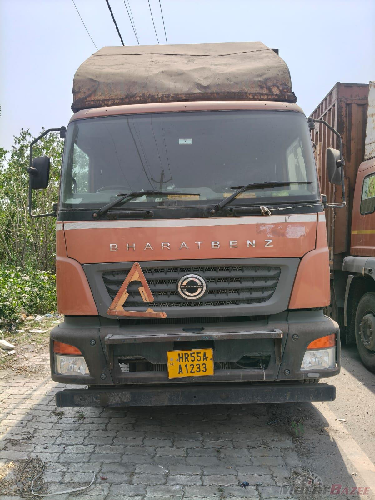 Used Well maintained BharatBenz 3723 container truck. All documents valid (Insurance, Fitness, Permit). Running vehicle, ready for immediate use. Truck