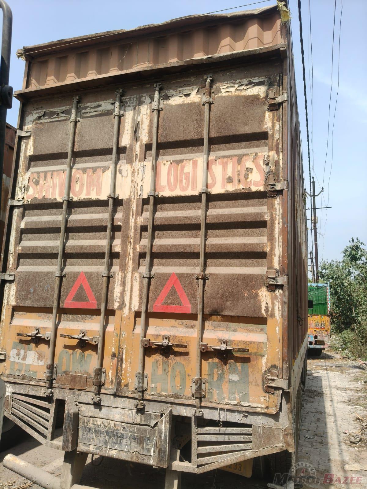 Well maintained BharatBenz 3723 container truck. All documents valid (Insurance, Fitness, Permit). Running vehicle, ready for immediate use.