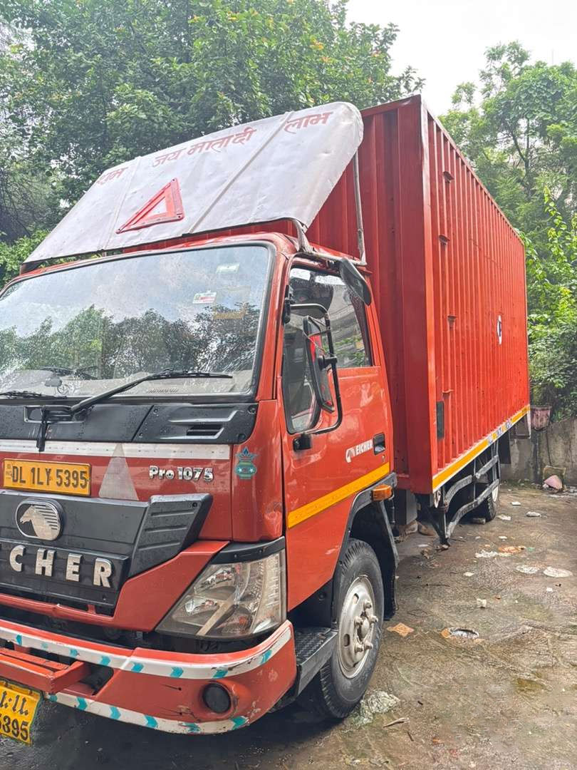 Eicher 1075