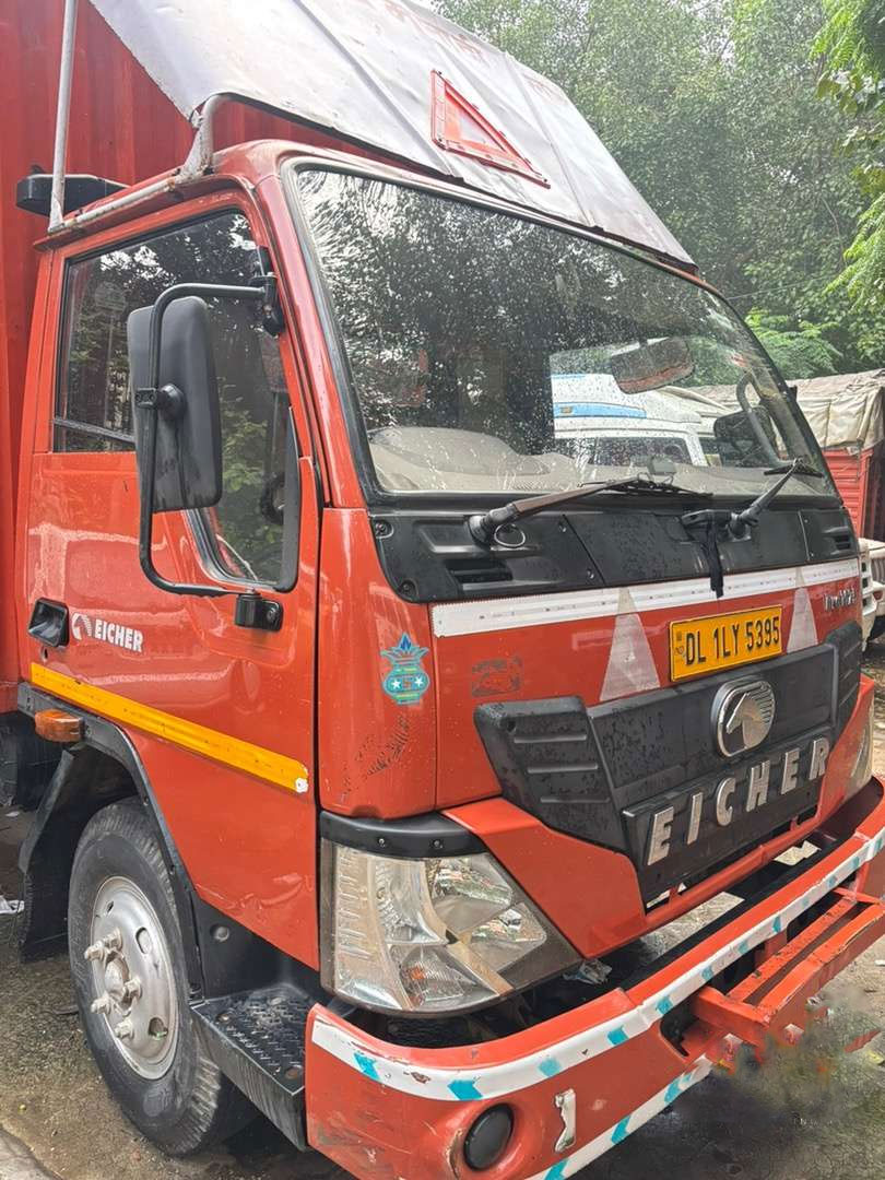 Eicher 1075