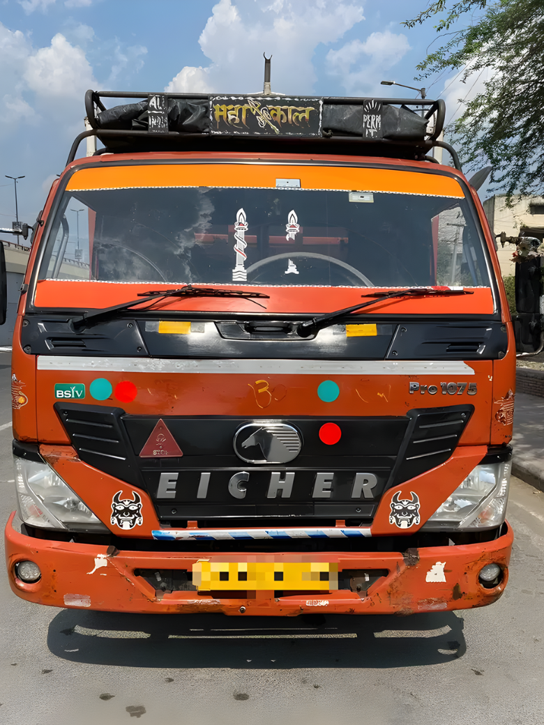 Eicher 1075 diesel all original paint bumper tak Orignal paint