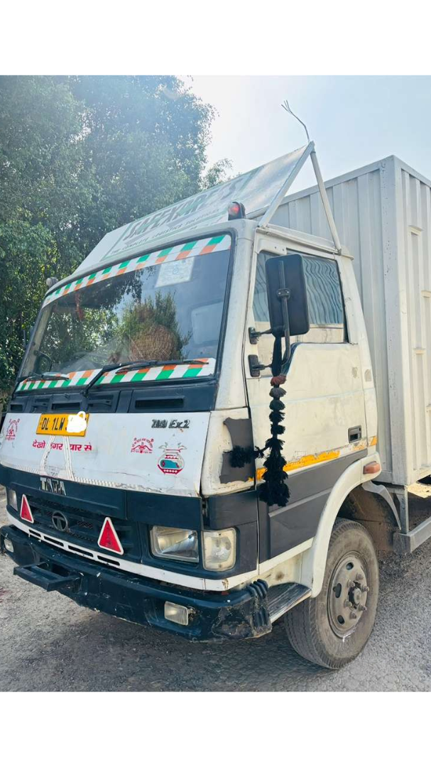 Tata 709 E