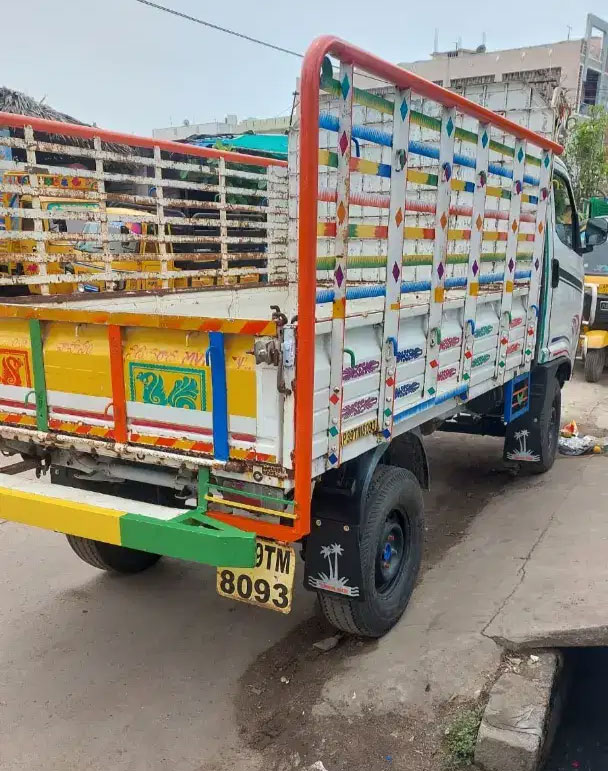 Tata Intra V30