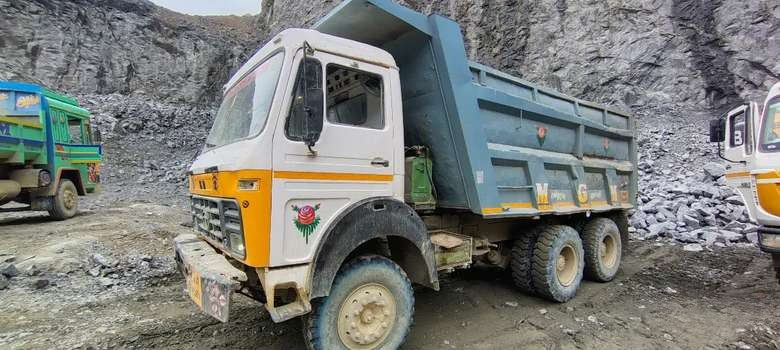 Tata LPK 2518
