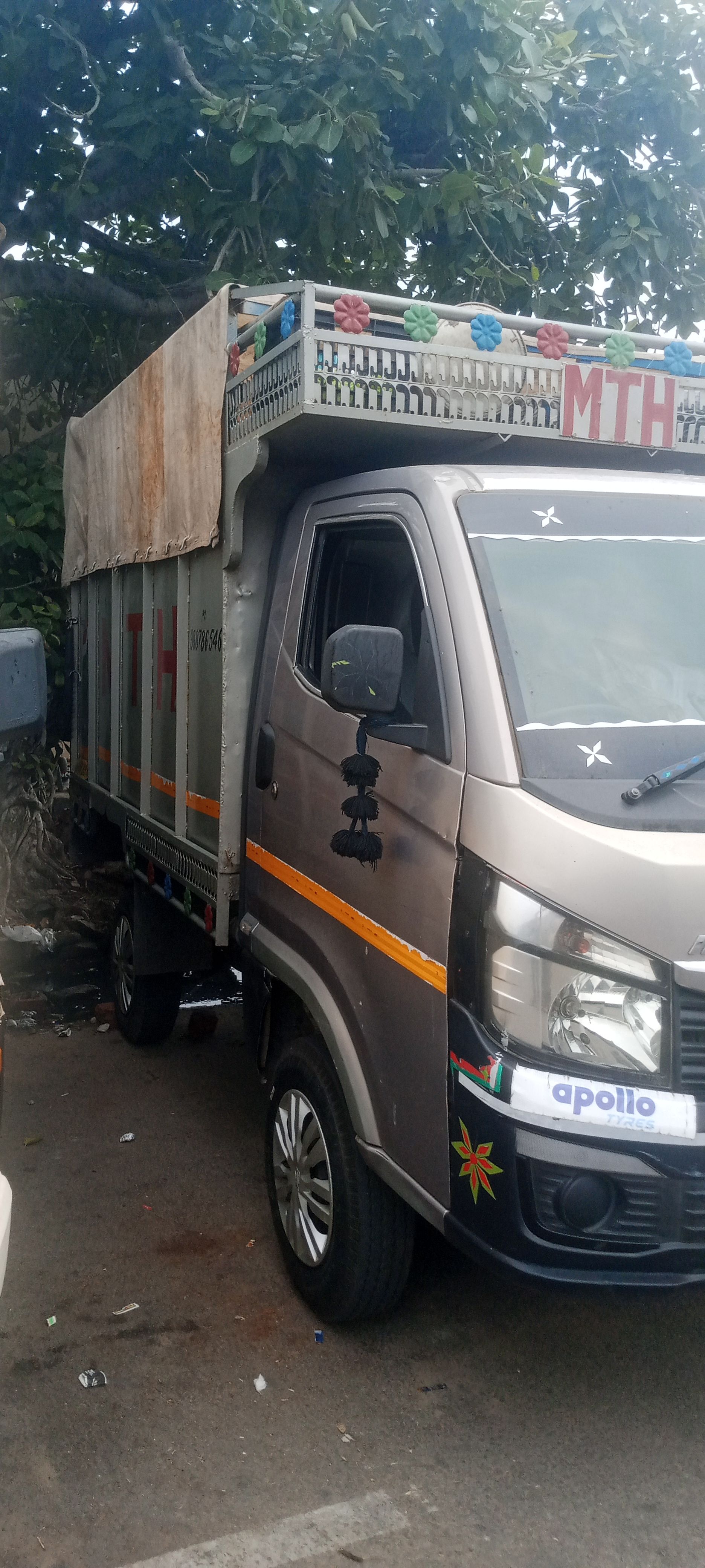 “Tata Intra V10 pickup truck, in good condition.”